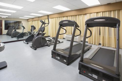 Holiday Inn Express Hotel & Suites Minot South an IHG Hotel - image 14