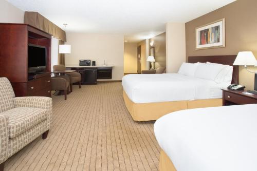 Holiday Inn Express Hotel & Suites Minot South By IHG