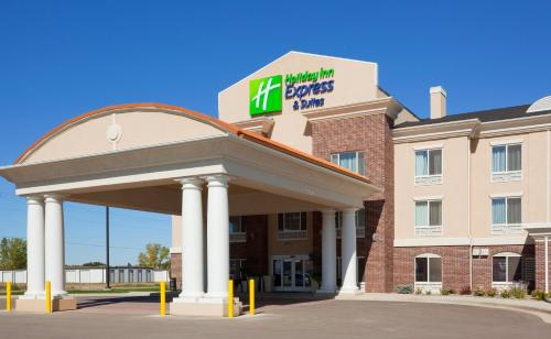 Holiday Inn Express Hotel & Suites Minot South By IHG - 숙소 외관