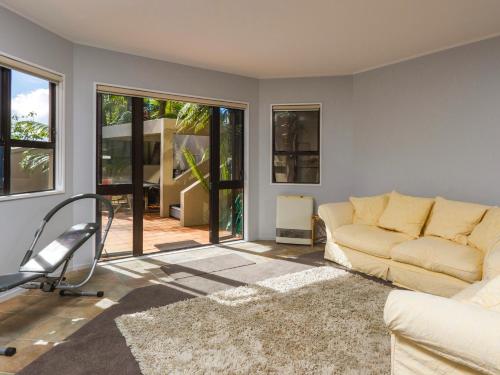 Beachside Holiday - Castor Bay Holiday Apartment, Auckland (foto 5)