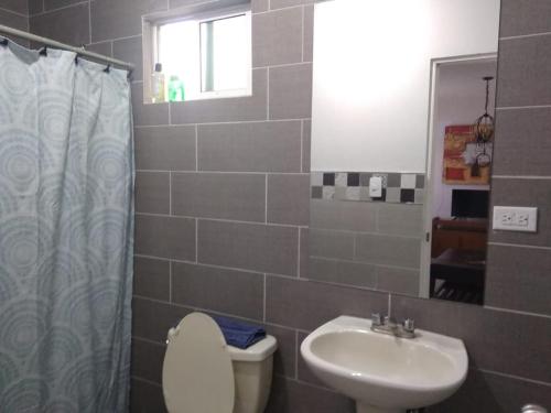 Departamento UNIVERSITARIO en fraccionamiento privado