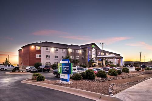 . Holiday Inn Express & Suites Alamogordo by IHG