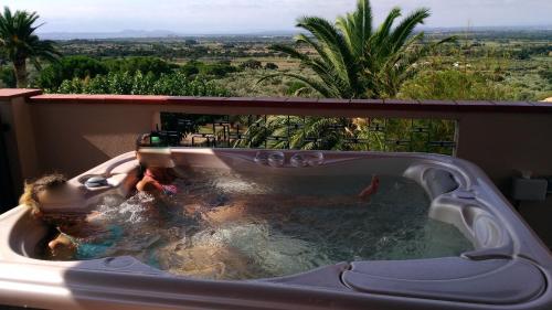 Karstais baseins, Appartement & Spa - Panoramic Olivars in Pau