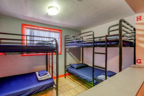 Sin City Hostel - image 5
