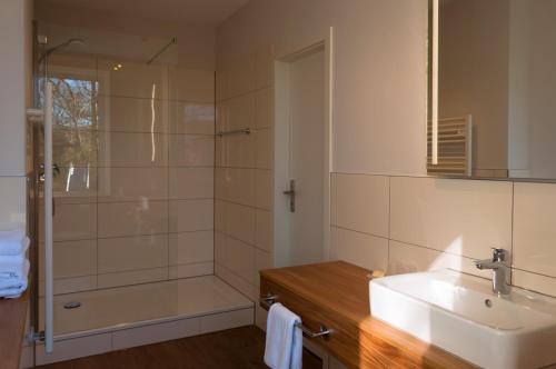 Lindenhof Hotel Garni - image 11