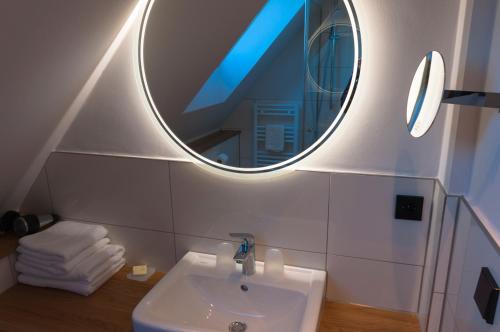Lindenhof Hotel Garni - image 2