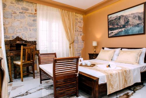 D & Sons Apartments - image 12