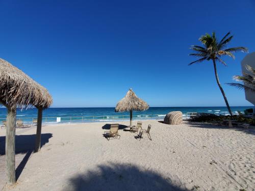 Beach Resort Villa - beautiful updated in Hillsboro Beach, USA