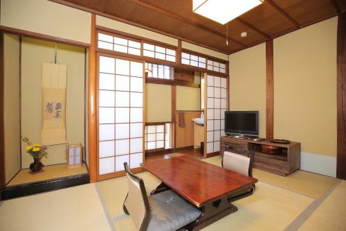 Japanese-Style Twin Room