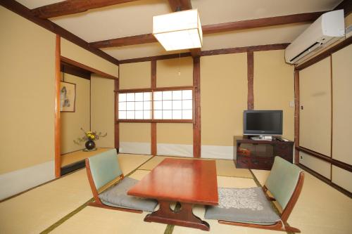 料理旅館 鶴形和室　4人部屋