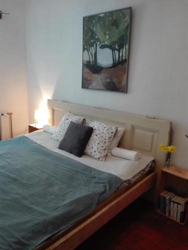 1 king bed, 1 twin bed