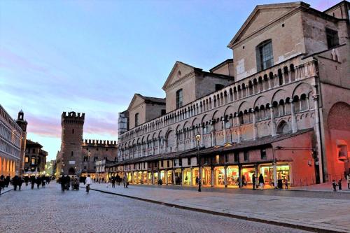 Charming Flat in centro a Ferrara con posto auto