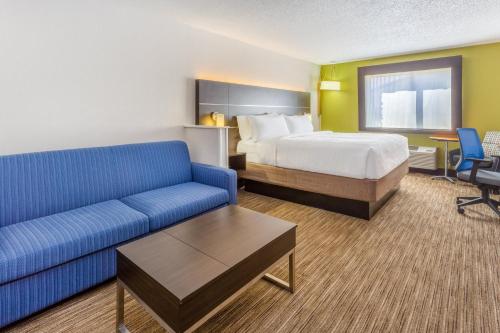 Holiday Inn Express Hotel & Suites Exit I-71 Ohio State Fair - Expo Center