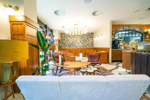 The Collector Hotel - image 4