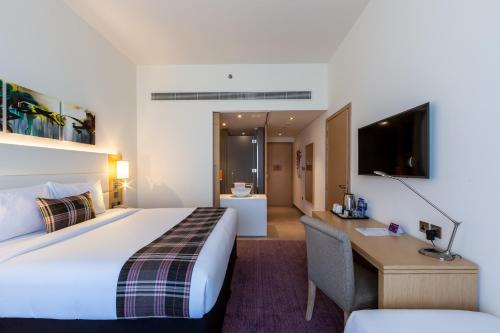 Premier Inn Dubai Dragon Mart - image 9