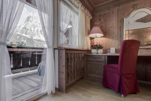 Romantic Double Room with Mountain View