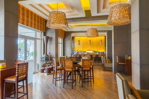 Bar/ Salón, Barceló Mussanah Resort, Sultanate of Oman in Al Masnaah