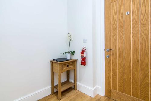 Market Street Apartments - City Centre Modern 1bedroom Apartments with NEW WIFI and Very Close to Tram