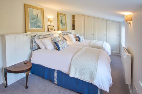 Host & Stay - Tithe Cottage - image 3