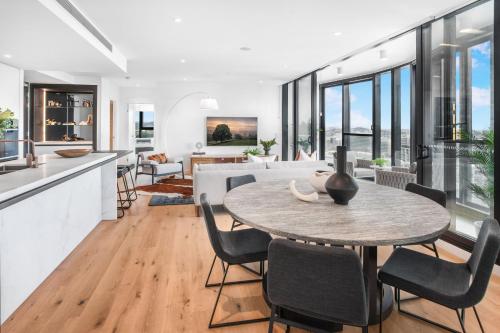 Stunning 3-Bed Apartment Near Valley Shops and Bars