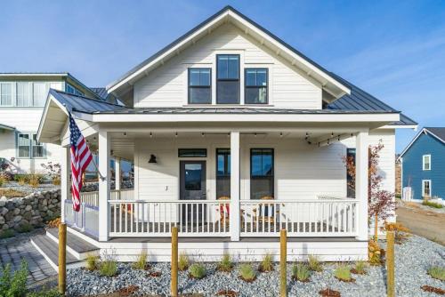Independence #82, Chelan