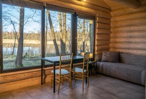 Du Horizontai in 凱爾納維