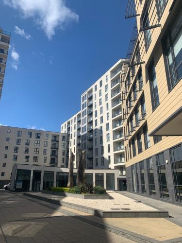 Woking Town Centre - Parking Included by Deilamy Homes in Woking