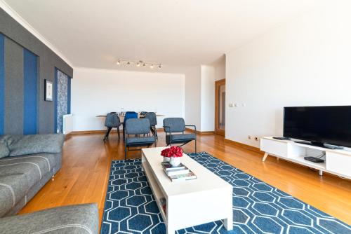 Bafureira Cascais Apartment; Condomínio privado com piscina - image 7