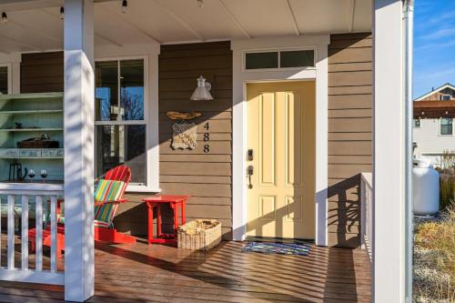 Driftwood Cottage with Carriage House #6CH - image 3