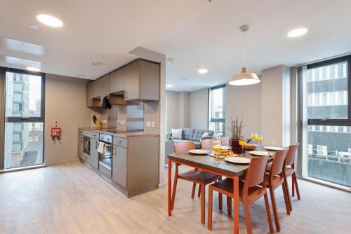 Liverpool City Centre, Fabulous 6br Apartment