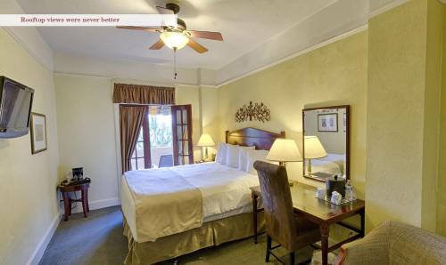 251186403 Hotel El Capitan