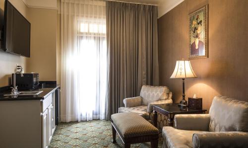 251186438 Hotel El Capitan