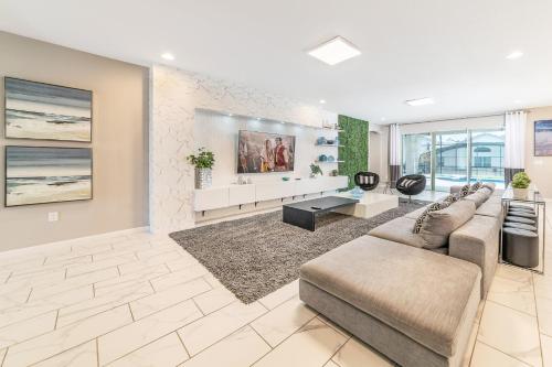 Ultimate luxury 15 bedroom suites for 30 guests - main image
