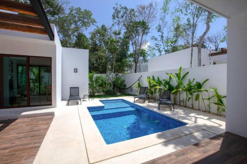 Villa Balancan -with pool, chef and Spa 8PPL 4BR