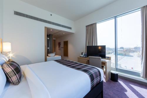 Premier Inn Dubai Dragon Mart - image 10