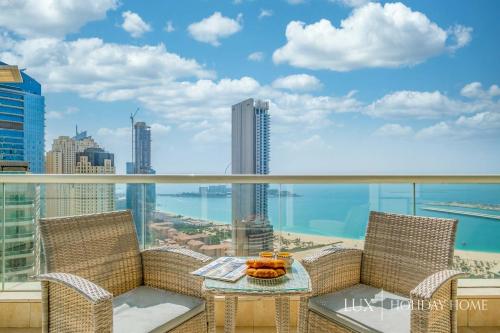 LUX - The Dubai Marina Sea View Suite