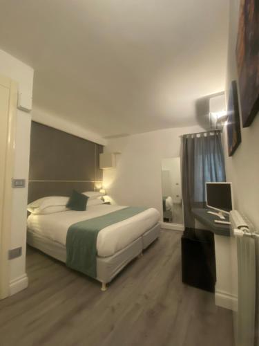 Wellness Hm Napoli – Naples, CO