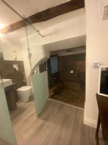 Wellness Hm Napoli – Naples, CO