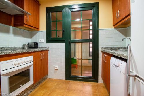 (SLE001) 3 Bedroom Golf Apartment - image 2