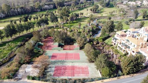 (SLE001) 3 Bedroom Golf Apartment - image 6