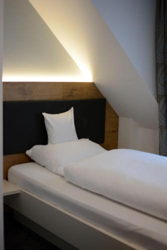 1 twin bed