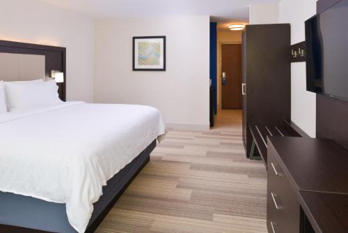 Holiday Inn Express & Suites - Shreveport - Downtown, an IHG Hotel