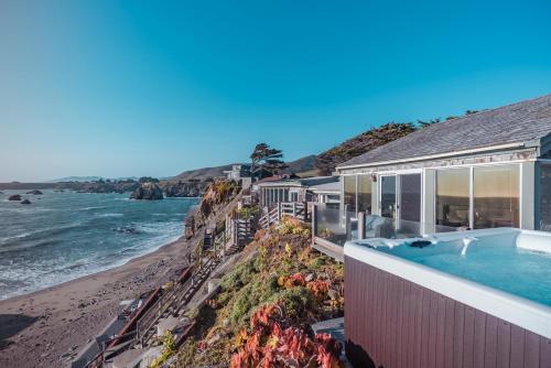 Balcony/terrace, Seamist Beach Cottage, Private Beach & Ocean views in Novato (CA)