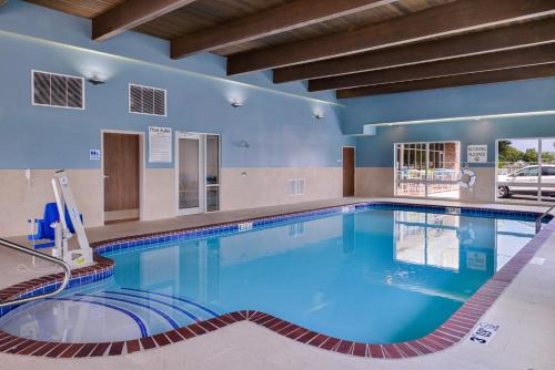 Holiday Inn Express & Suites - Siloam Springs, an IHG Hotel