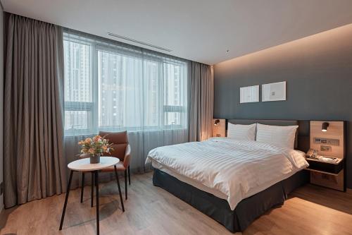 Superior Double Room with Free Minibar - West Tower