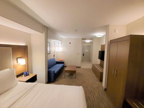 Holiday Inn Express Hotel & Suites Seattle North - Lynnwood, an IHG Hotel