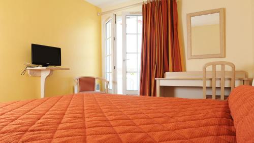 Hôtel Relais Des Tilleuls - Hotel - Hasparren