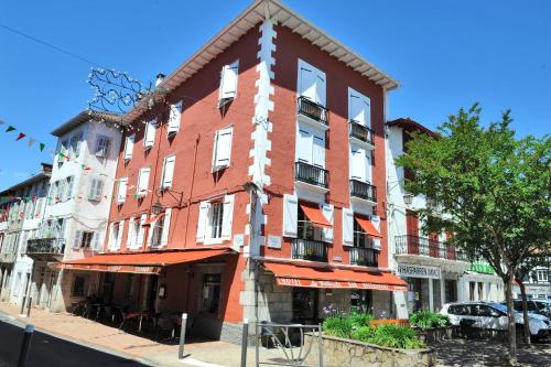 Hotel Les Tilleuls - Hôtel - Hasparren