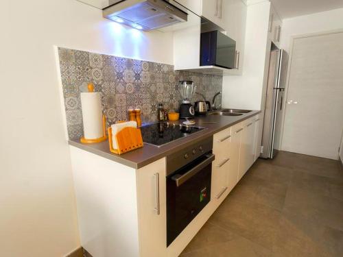 Private Roof Pool, 3 Br for 8 sleeps, fully equipped!!