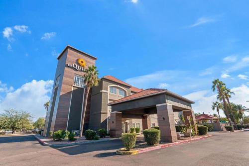 外部景觀, 鳳凰城I - 10西溫德姆拉昆塔套房酒店 (La Quinta Inn & Suites by Wyndham Phoenix I-10 West) in 西鳳凰城